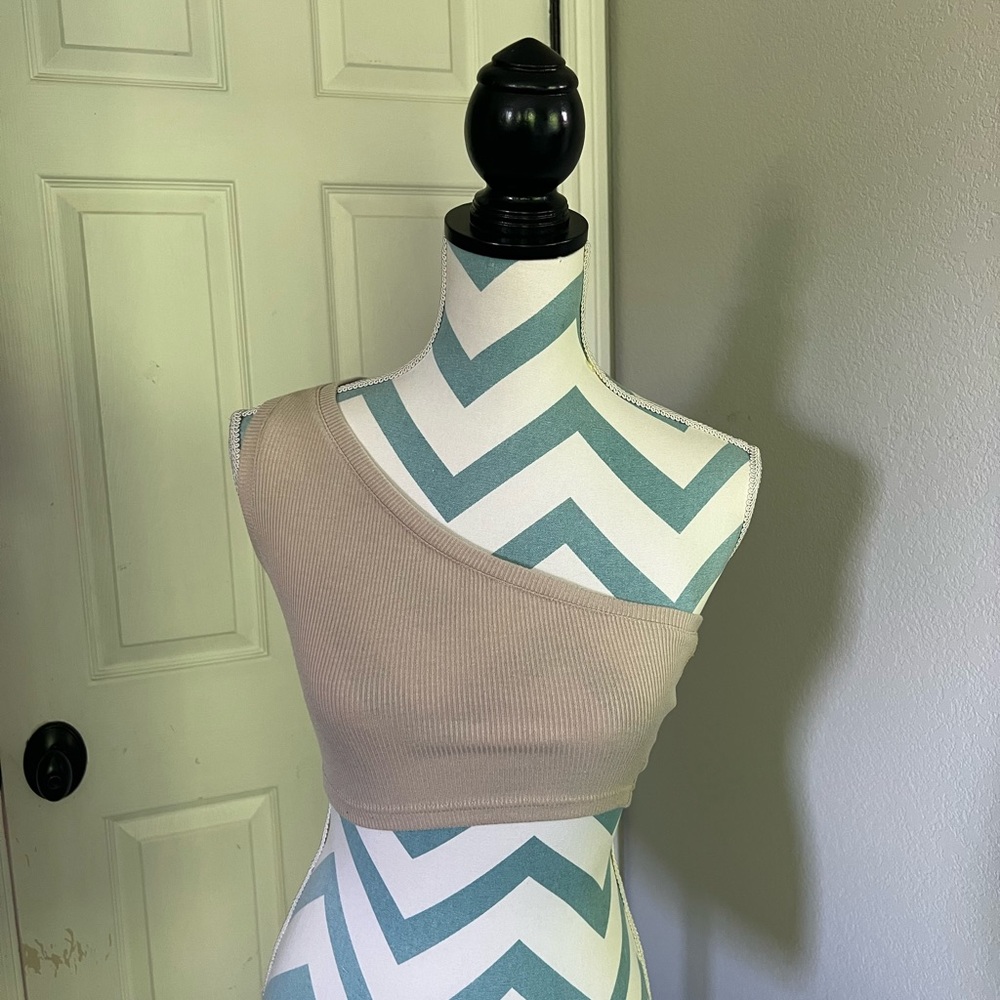 ❤️One Shoulder Crop Top